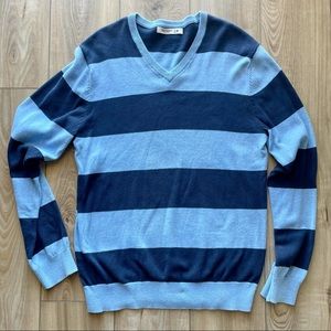 Old Navy Men’s Baby Blue and Navy Ribbed V Neck Sweater